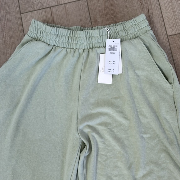 Abercrombie & Fitch Cozy Cloud Knit
Wide Leg Pant size XS brand new - Picture 2 of 3